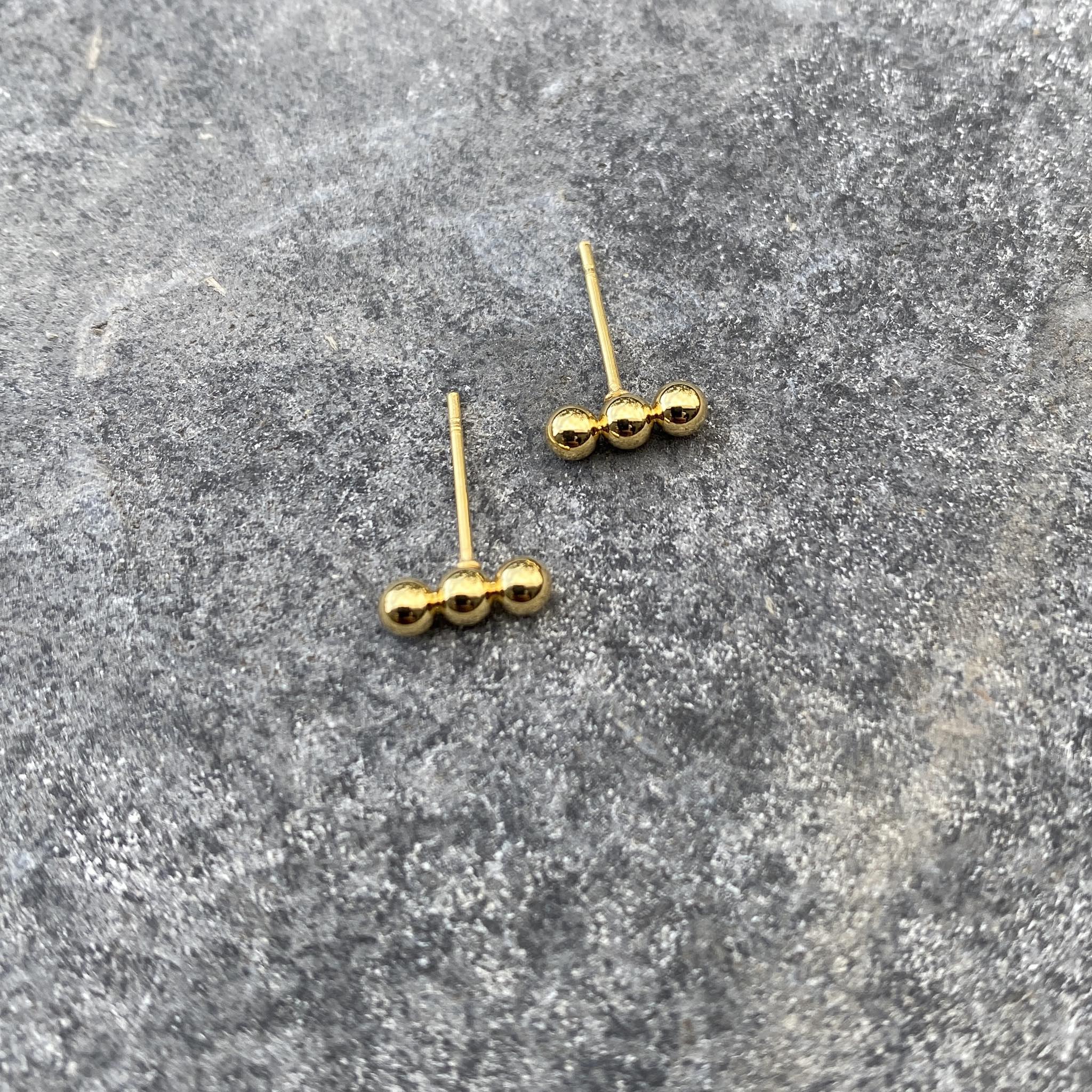 Lokkar litlir með 3 kúlum 1 cm í þvermál