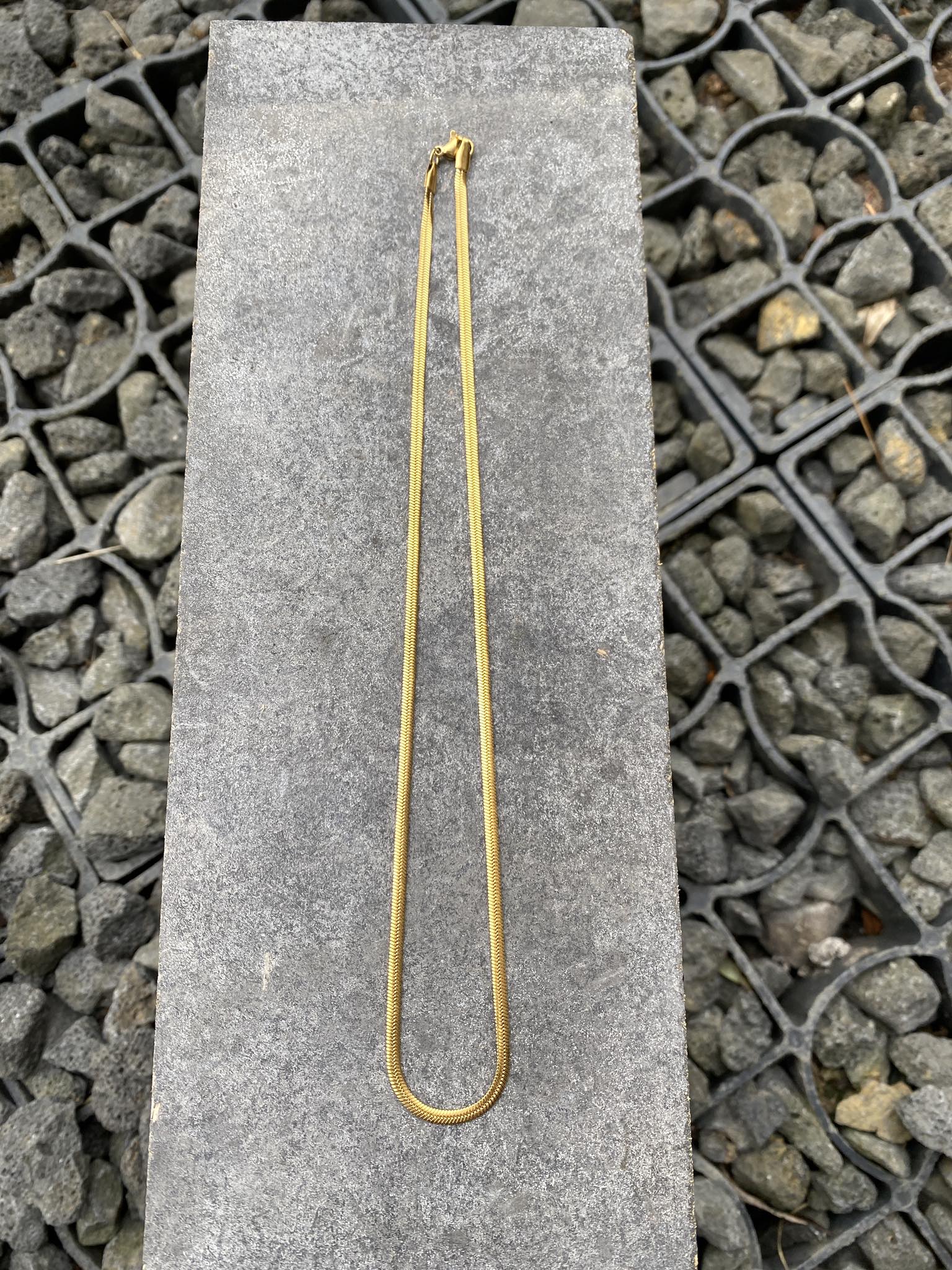 Gyllt fiskabeina keðja grönn 45 cm