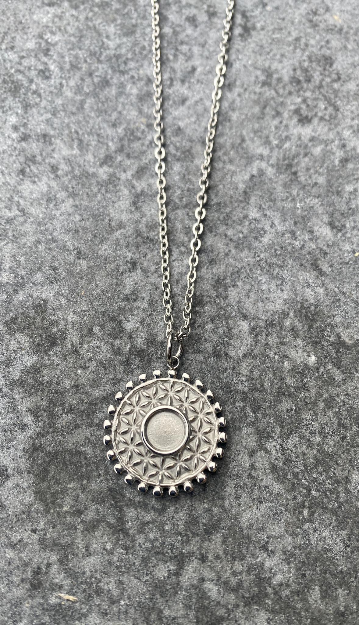 Silfur nisti - diskur 2 cm 45 cm keðja