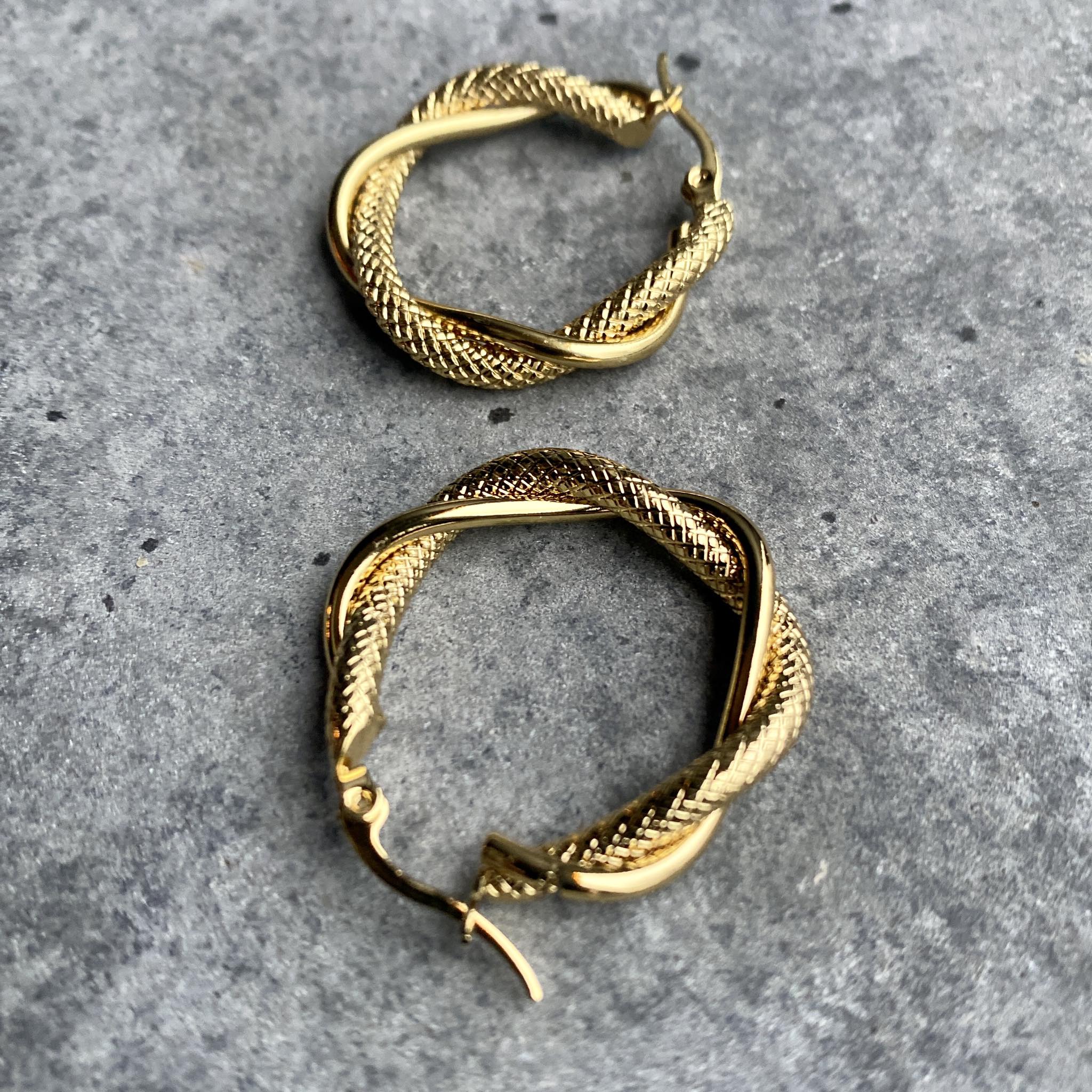 Lokkar gylltir snúnir kaðlar og sléttir 3 cm í þvermál