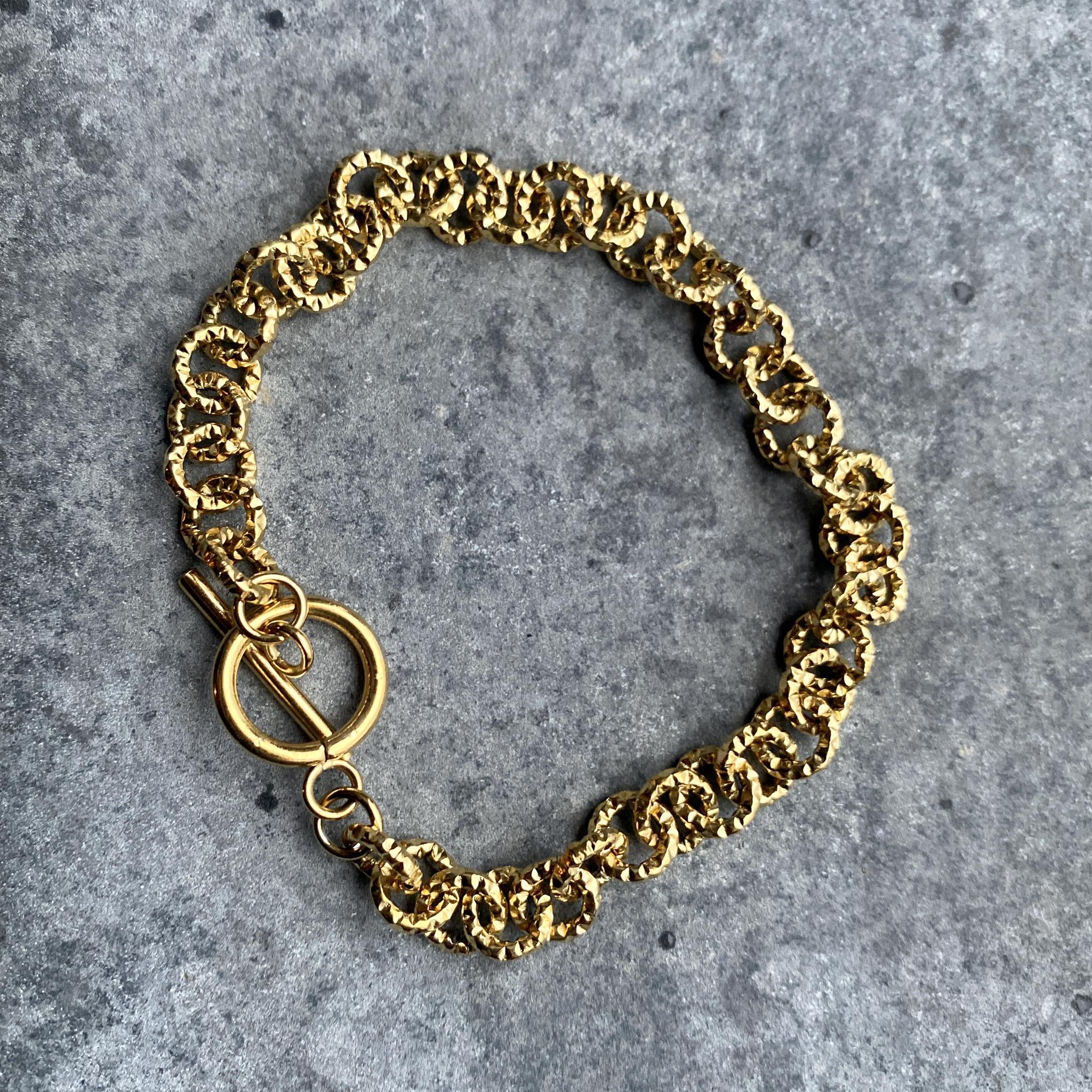 Armband dömu gyllt með hringlás