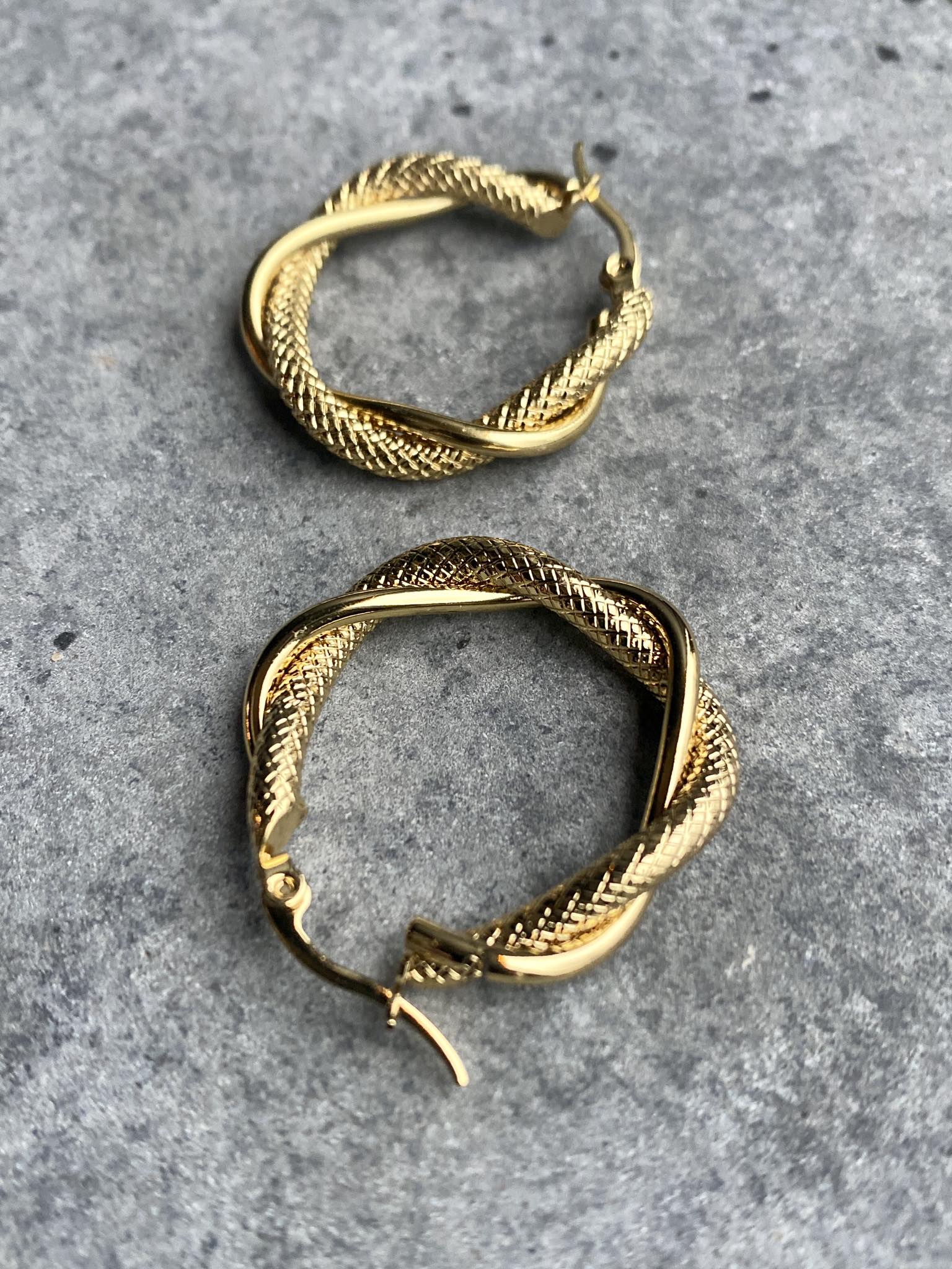 Lokkar gylltir snúnir kaðlar og sléttir 3 cm í þvermál