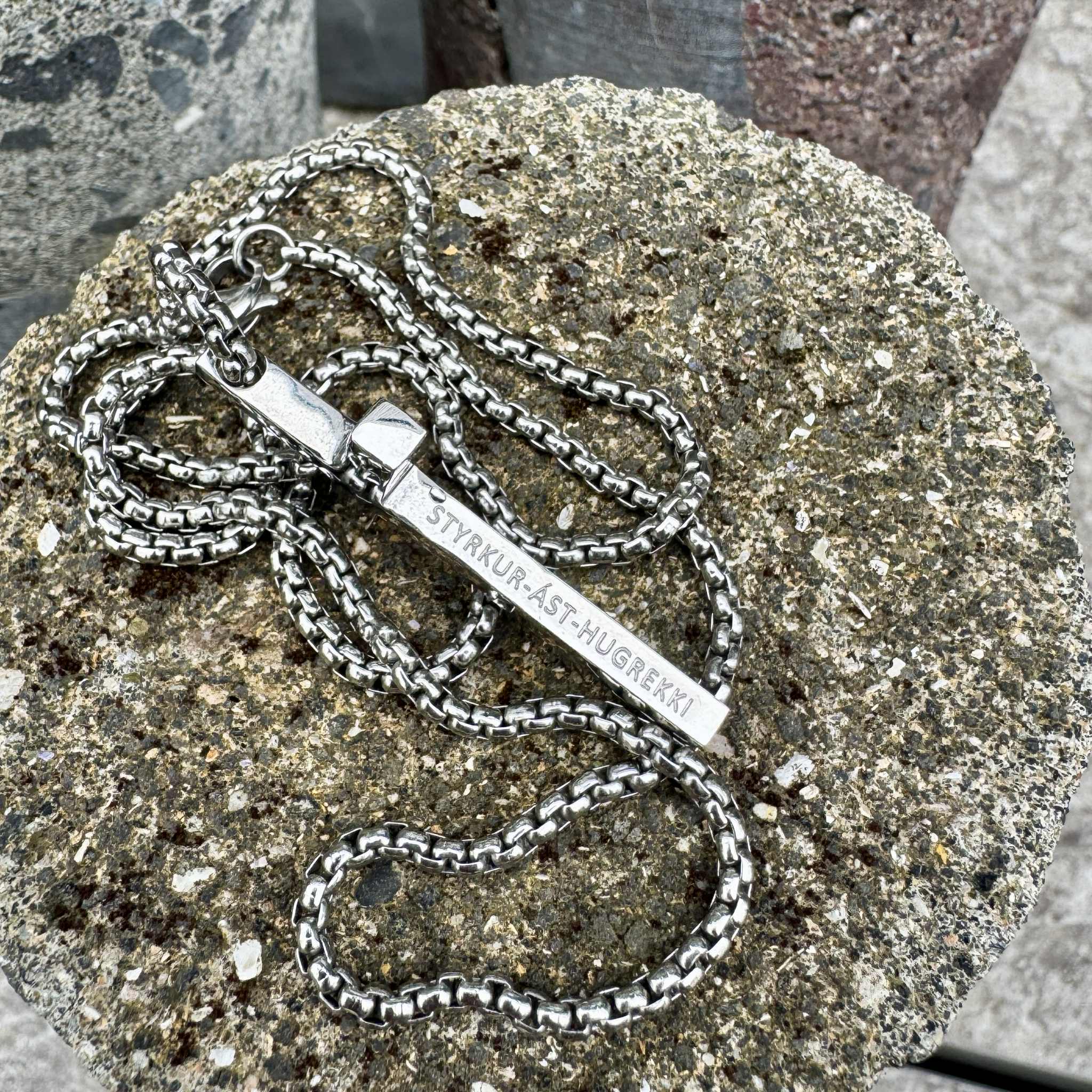 Kross stór gull/silfur STYRKUR-ÁST-HUGREKKI